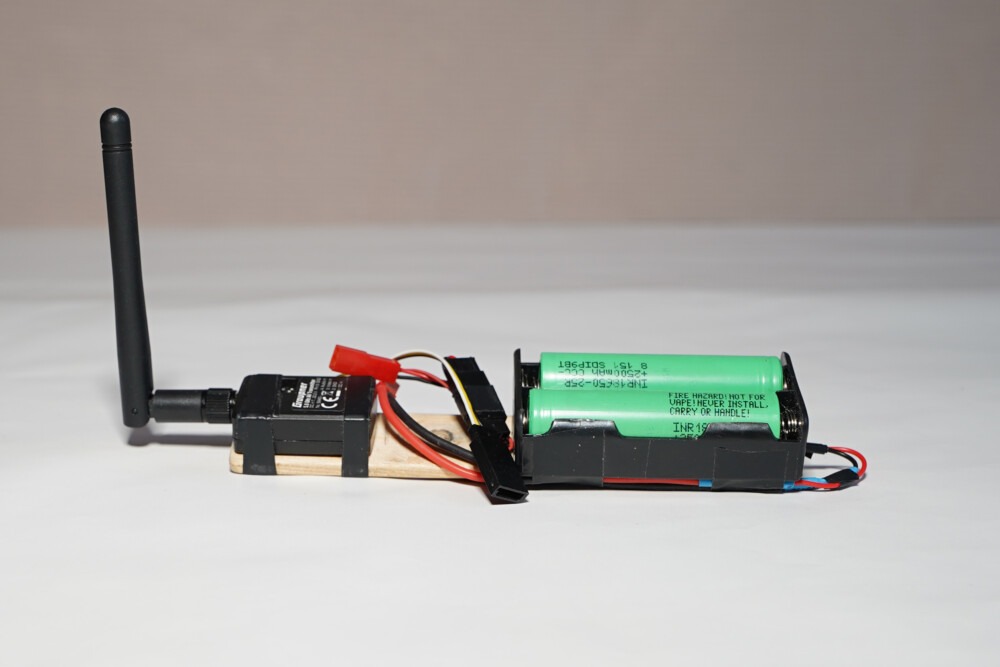 Graupner 5,8 GHz-Videosender mit Spannungsversorgung 7,6 V