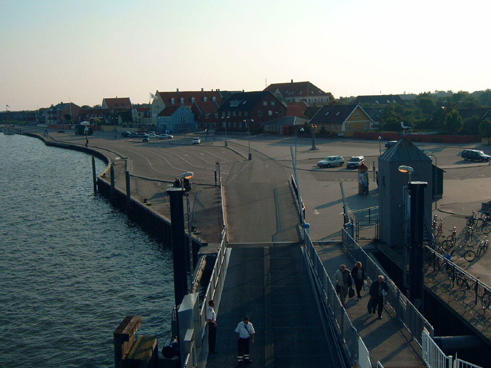 Am Fähranleger in Nordby